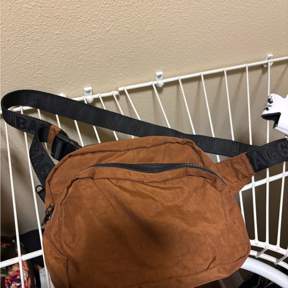 BAGGU Brown and Black Belt Bag Canvas Crescent